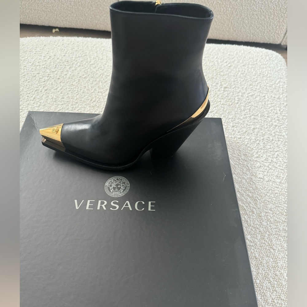 Versace boots 37.5 -New with box and paperwork